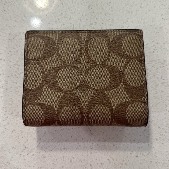 Coach Georgie Handbag and matching wallet!! - Picture 12 of 15